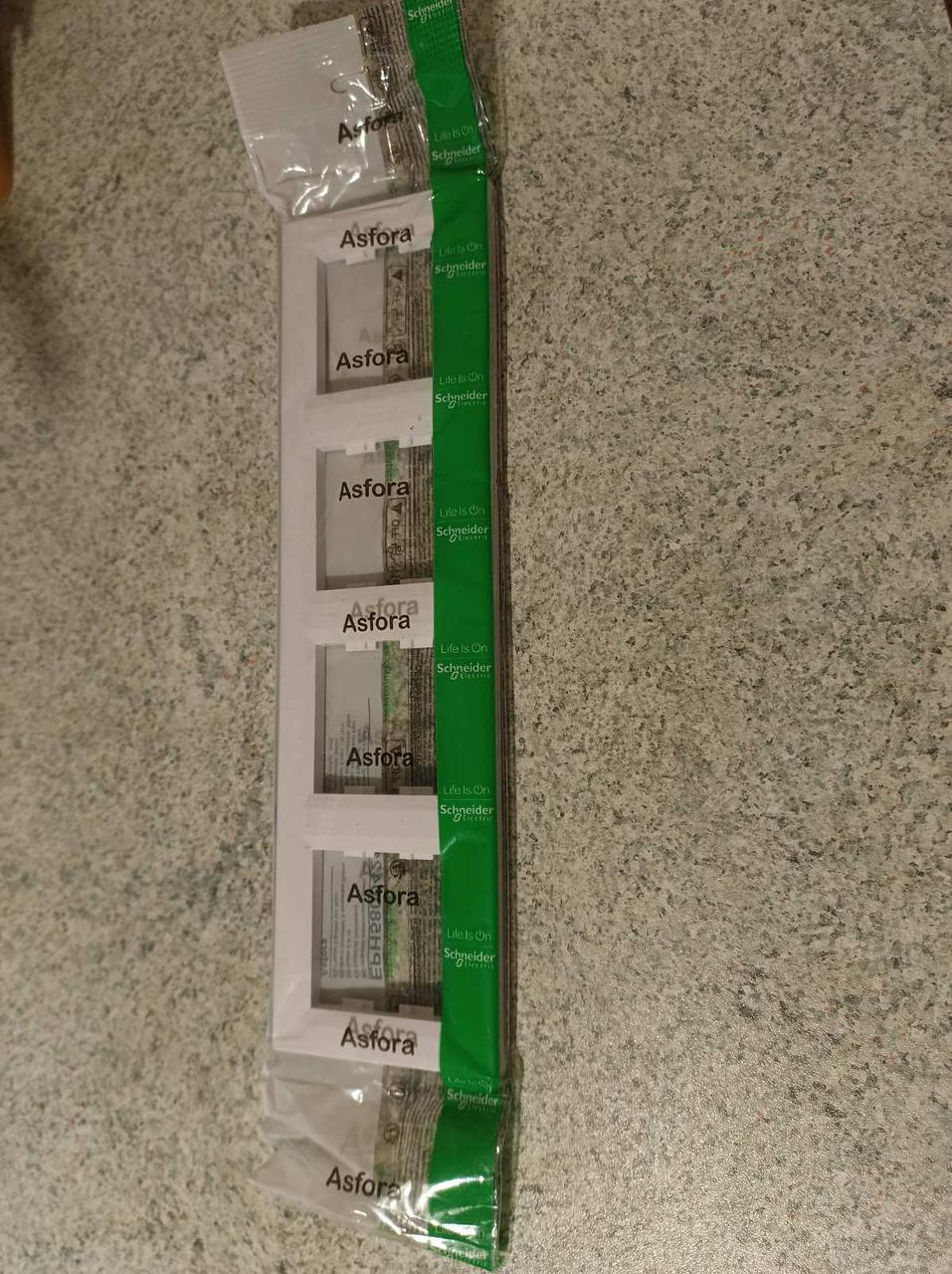 Рамка горизонтальна на 4 пости Schneider Electric Asfora