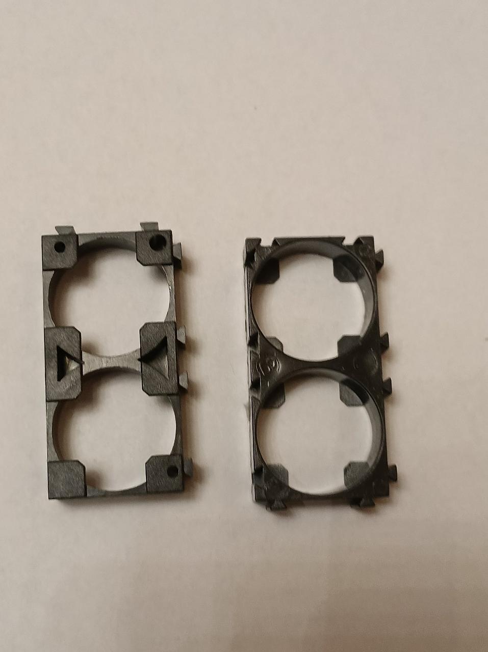 Пластиковий холдер на 1×2 акумулятора 21700
