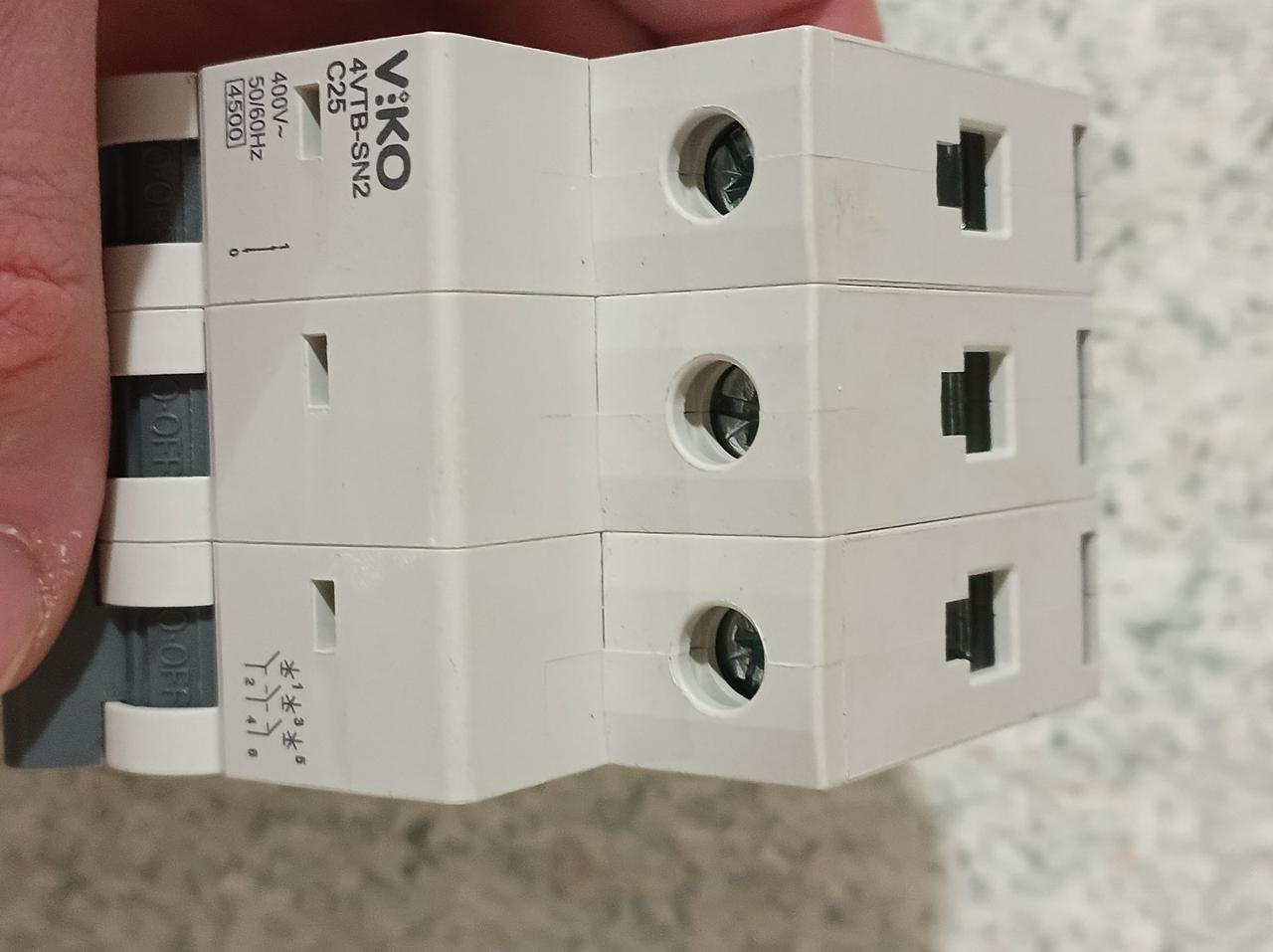 Автоматичний вимикач VIKO 3P 25A тип С (4VTB-3C25)