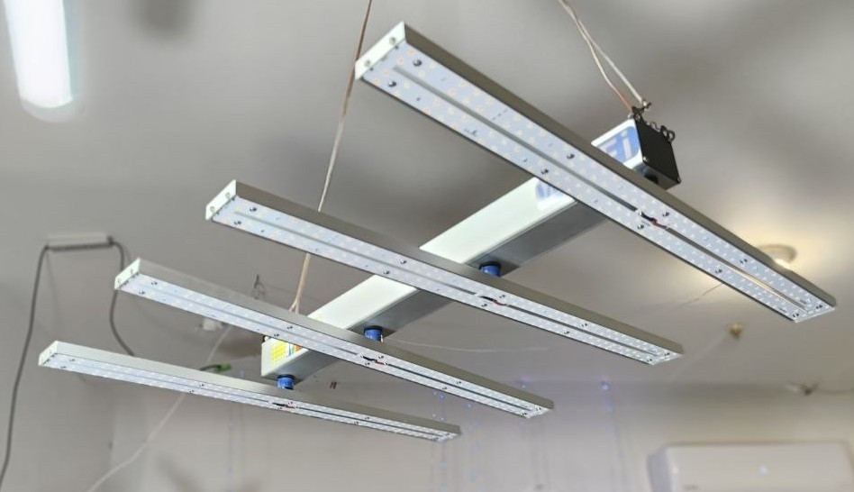Фітолампа Solide 240W Quick Spider L2 з WiFi APP-керуванням | PPFD 1100+ для професійного indoor-вирощування
